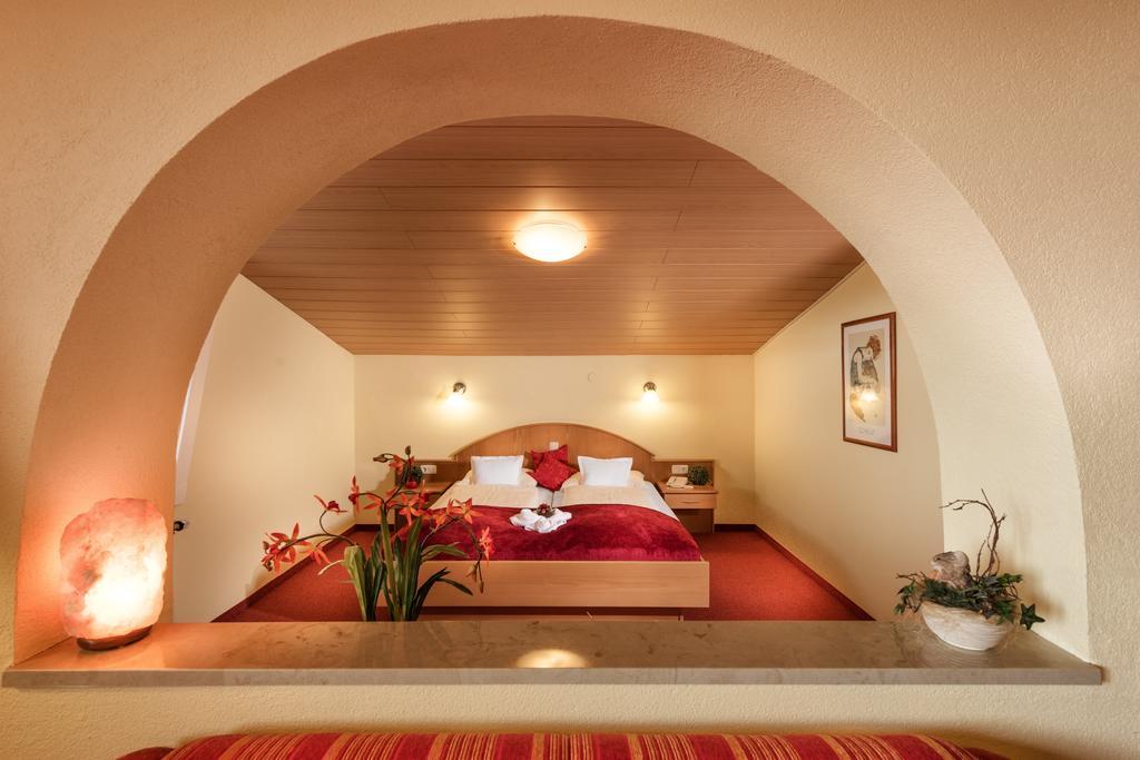 Hotel Lohninger-Schober Sankt Georgen im Attergau Exterior photo